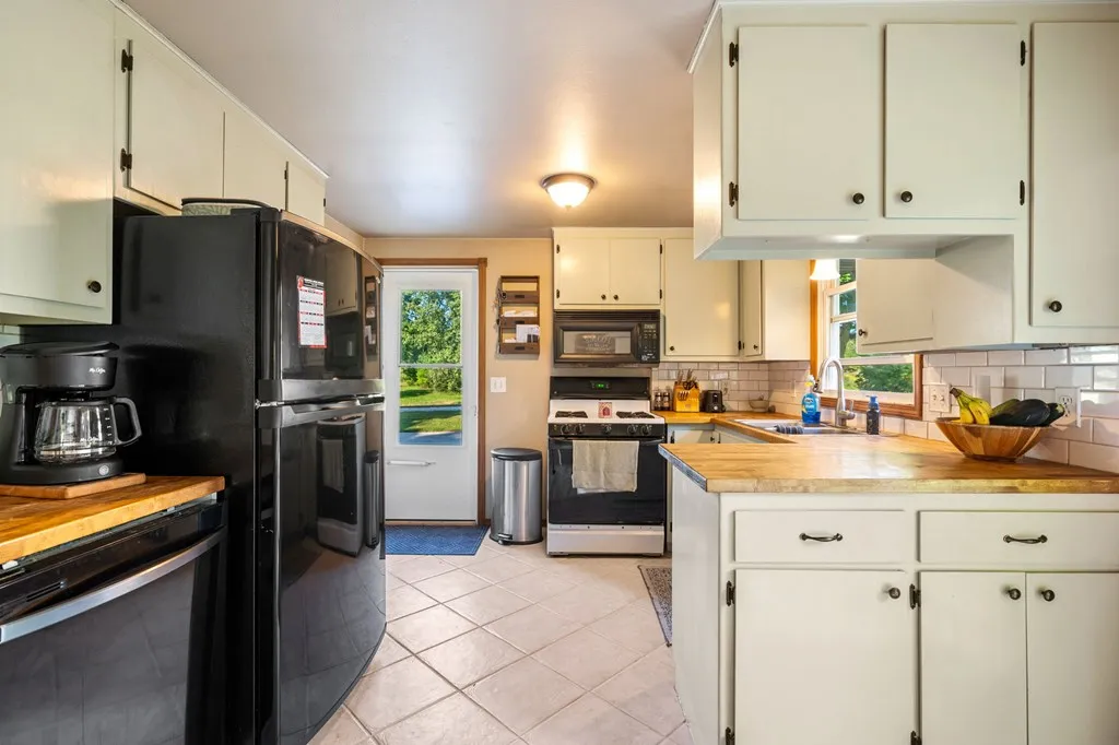 4740 Dunn Rd, Sturgeon Bay, Wisconsin 54235, 3 Bedrooms Bedrooms, ,2 BathroomsBathrooms,Inland-Residential,For Sale,Dunn Rd,144500