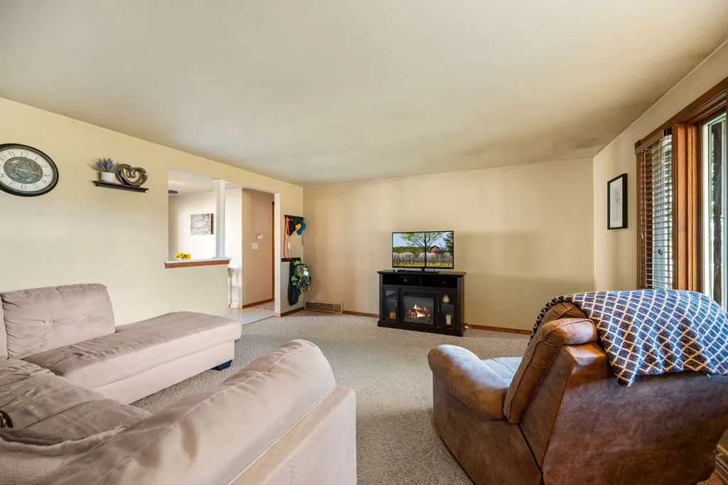 4740 Dunn Rd, Sturgeon Bay, Wisconsin 54235, 3 Bedrooms Bedrooms, ,2 BathroomsBathrooms,Inland-Residential,For Sale,Dunn Rd,144500
