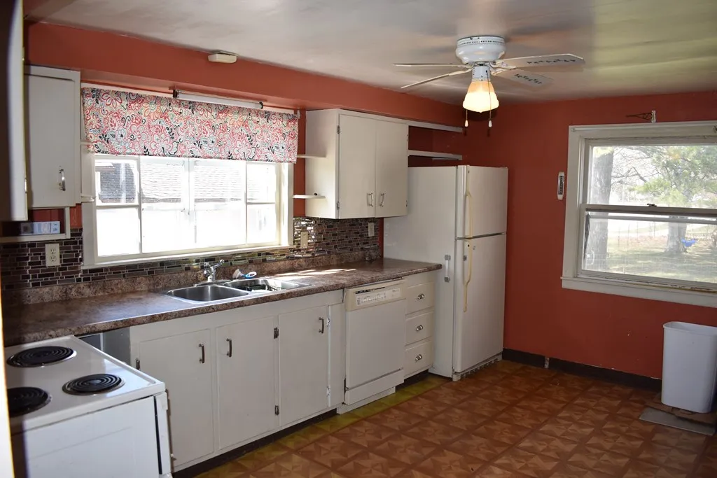534 Huron St, Sturgeon Bay Wi 54235, 3 Bedrooms Bedrooms, ,1 BathroomBathrooms,Inland-Residential,For Sale,Huron St,141541