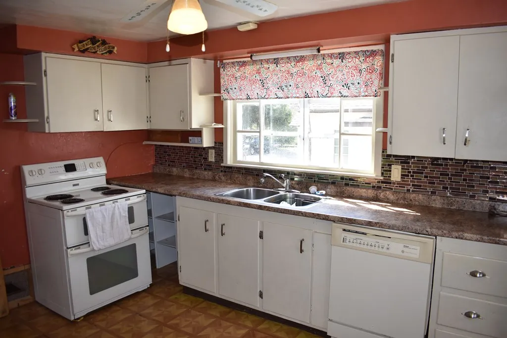 534 Huron St, Sturgeon Bay Wi 54235, 3 Bedrooms Bedrooms, ,1 BathroomBathrooms,Inland-Residential,For Sale,Huron St,141541