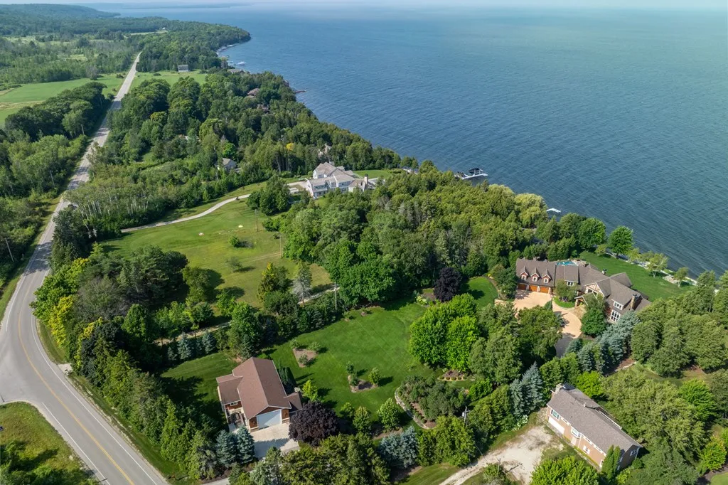 5707 Bay Shore Dr, Sturgeon Bay Wi 54235, 4 Bedrooms Bedrooms, ,8 BathroomsBathrooms,Waterfront-Residential,For Sale,Bay Shore Dr,143046