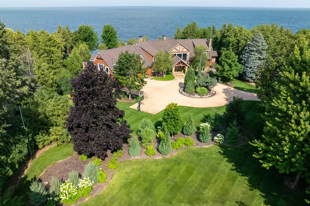 5707 Bay Shore Dr, Sturgeon Bay Wi 54235, 4 Bedrooms Bedrooms, ,8 BathroomsBathrooms,Waterfront-Residential,For Sale,Bay Shore Dr,143046