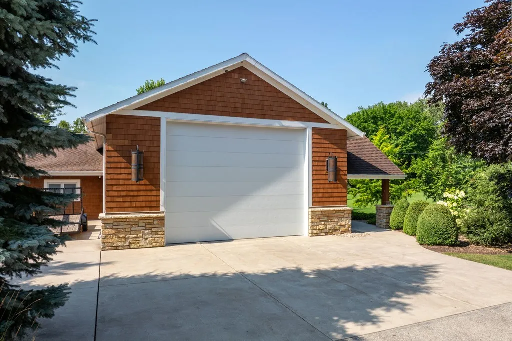 5707 Bay Shore Dr, Sturgeon Bay Wi 54235, 4 Bedrooms Bedrooms, ,8 BathroomsBathrooms,Waterfront-Residential,For Sale,Bay Shore Dr,143046