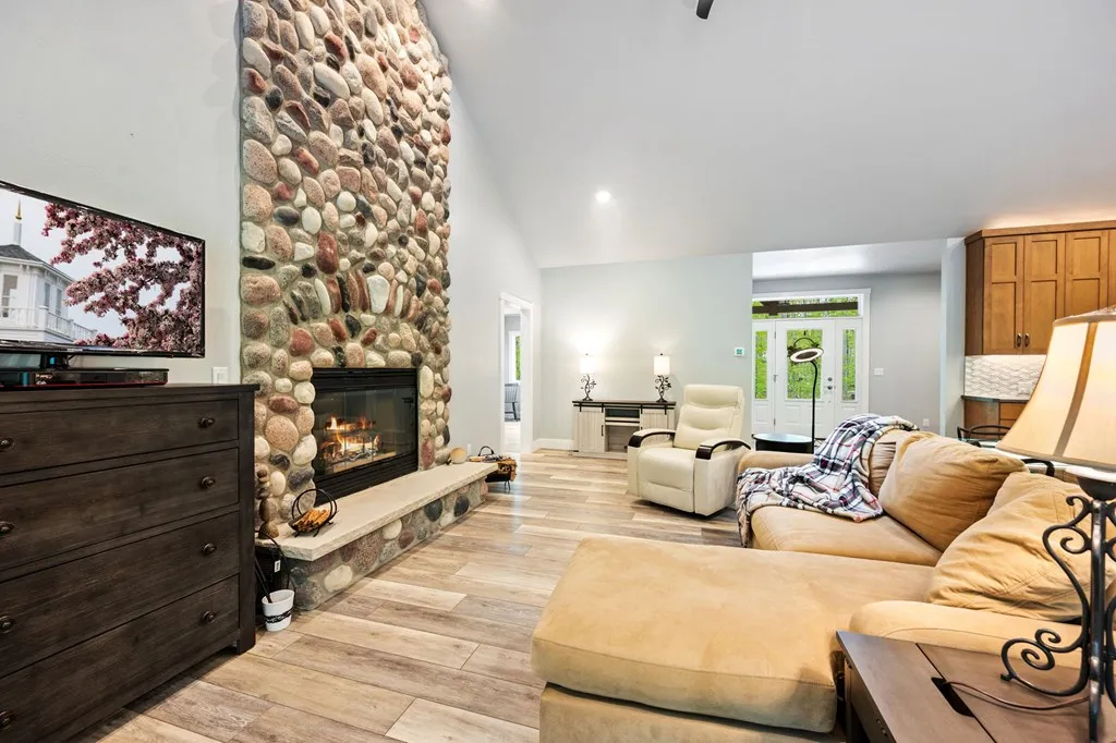 6286 Maple Run Ln, Egg Harbor, Wisconsin 54209, 3 Bedrooms Bedrooms, ,3 BathroomsBathrooms,Inland-Residential,For Sale,Maple Run Ln,143980