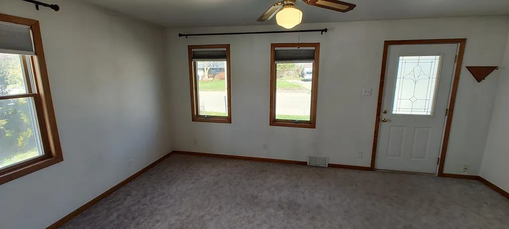 937 N 8th Ave, Sturgeon Bay Wi 54235, 3 Bedrooms Bedrooms, ,2 BathroomsBathrooms,Inland-Residential,For Sale,N 8th Ave,141562