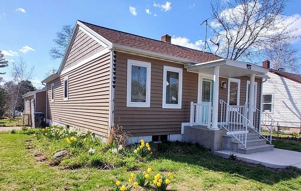 937 N 8th Ave, Sturgeon Bay Wi 54235, 3 Bedrooms Bedrooms, ,2 BathroomsBathrooms,Inland-Residential,For Sale,N 8th Ave,141562