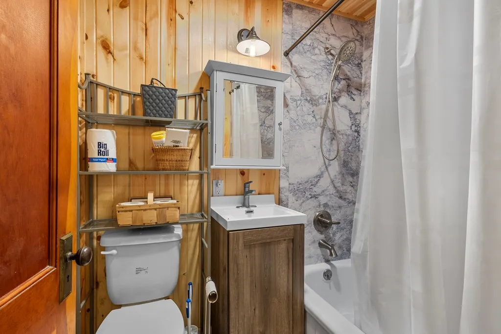 7376 Elms Rd, Sturgeon Bay, Wisconsin 54235, 2 Bedrooms Bedrooms, ,1 BathroomBathrooms,Inland-Residential,For Sale,Elms Rd,144274
