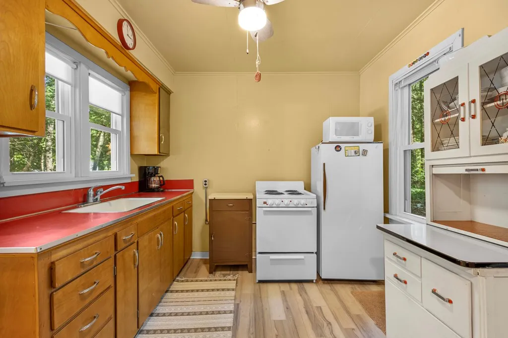 7376 Elms Rd, Sturgeon Bay, Wisconsin 54235, 2 Bedrooms Bedrooms, ,1 BathroomBathrooms,Inland-Residential,For Sale,Elms Rd,144274