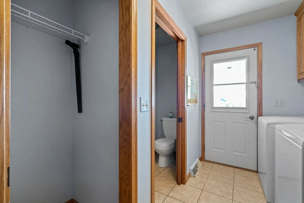 405 N 18th Ave, Sturgeon Bay Wi 54235, 4 Bedrooms Bedrooms, ,4 BathroomsBathrooms,Inland-Residential,For Sale,N 18th Ave,141450