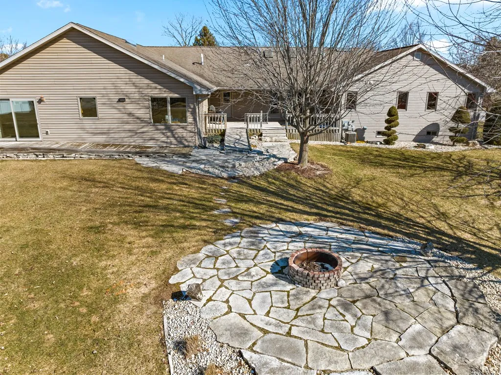 405 N 18th Ave, Sturgeon Bay Wi 54235, 4 Bedrooms Bedrooms, ,4 BathroomsBathrooms,Inland-Residential,For Sale,N 18th Ave,141450