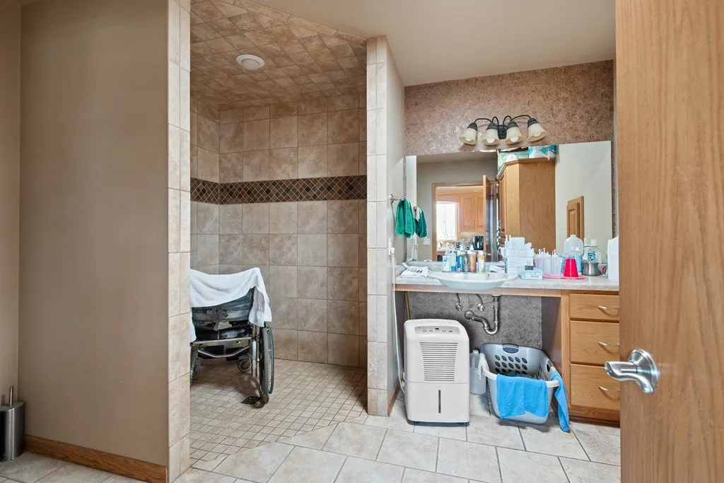405 N 18th Ave, Sturgeon Bay Wi 54235, 4 Bedrooms Bedrooms, ,4 BathroomsBathrooms,Inland-Residential,For Sale,N 18th Ave,141450