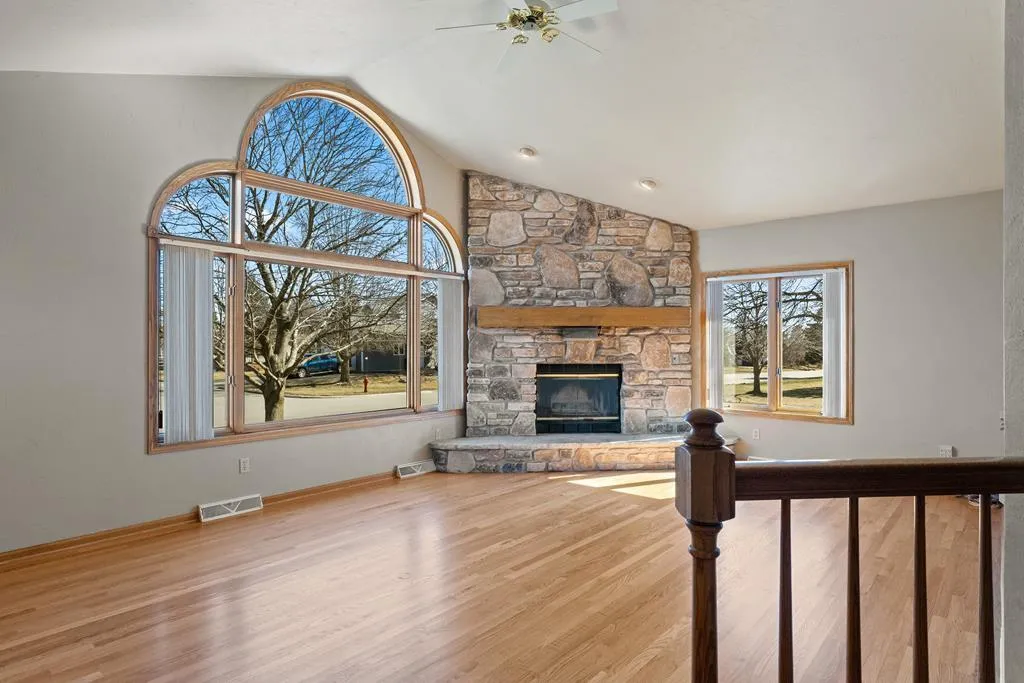 405 N 18th Ave, Sturgeon Bay Wi 54235, 4 Bedrooms Bedrooms, ,4 BathroomsBathrooms,Inland-Residential,For Sale,N 18th Ave,141450