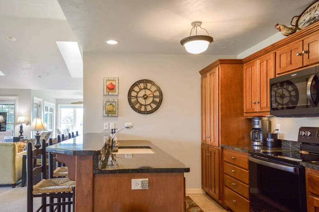 6950 Cobblestone Rd # 1102, Egg Harbor, Wisconsin 54209, 3 Bedrooms Bedrooms, ,2 BathroomsBathrooms,Condominium,For Sale,Cobblestone Rd,144498