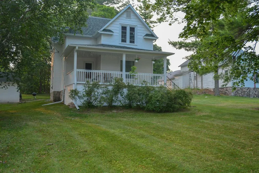 532 N 8th Ave, Sturgeon Bay, Wisconsin 54235, 4 Bedrooms Bedrooms, ,1 BathroomBathrooms,Inland-Residential,For Sale,N 8th Ave,144469