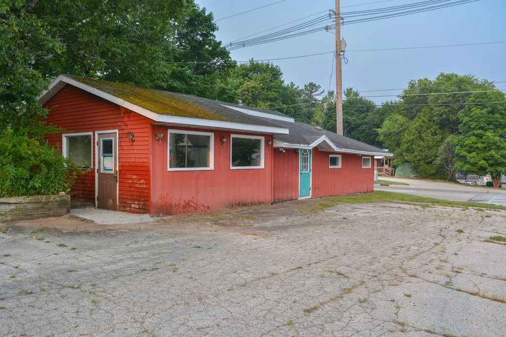 532 N 8th Ave, Sturgeon Bay, Wisconsin 54235, 4 Bedrooms Bedrooms, ,1 BathroomBathrooms,Inland-Residential,For Sale,N 8th Ave,144469