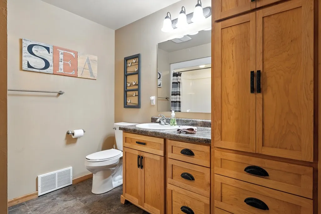 3946 Bay Shore Dr, Sturgeon Bay, Wisconsin 54235, 3 Bedrooms Bedrooms, ,3 BathroomsBathrooms,Inland-Residential,For Sale,Bay Shore Dr,144341