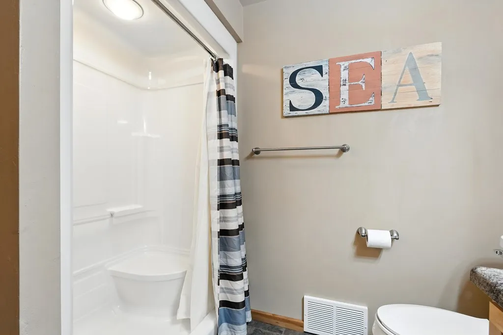 3946 Bay Shore Dr, Sturgeon Bay, Wisconsin 54235, 3 Bedrooms Bedrooms, ,3 BathroomsBathrooms,Inland-Residential,For Sale,Bay Shore Dr,144341