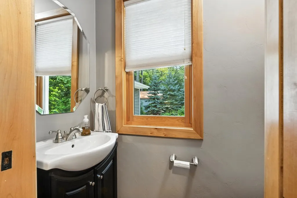 3946 Bay Shore Dr, Sturgeon Bay, Wisconsin 54235, 3 Bedrooms Bedrooms, ,3 BathroomsBathrooms,Inland-Residential,For Sale,Bay Shore Dr,144341