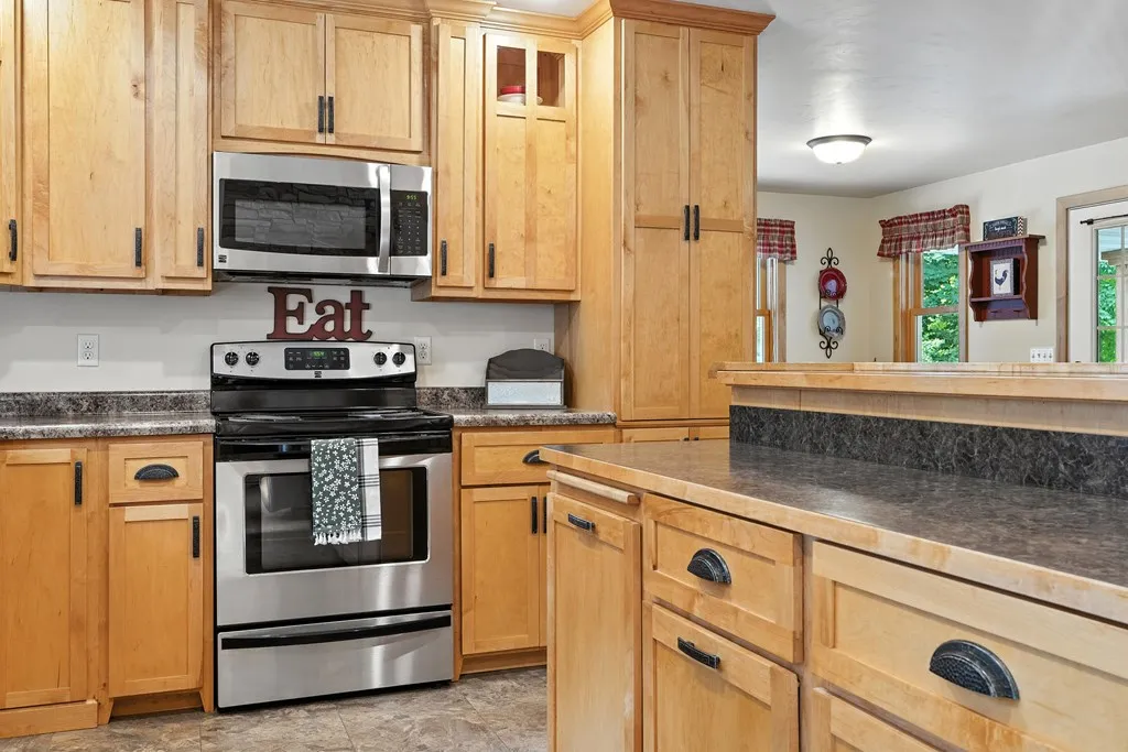 3946 Bay Shore Dr, Sturgeon Bay, Wisconsin 54235, 3 Bedrooms Bedrooms, ,3 BathroomsBathrooms,Inland-Residential,For Sale,Bay Shore Dr,144341