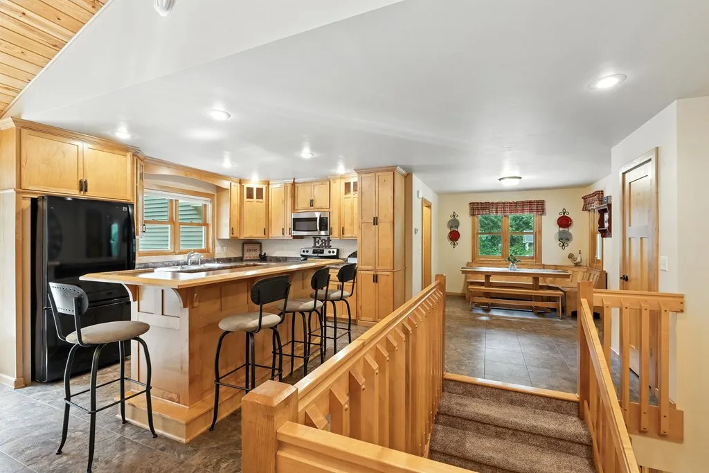 3946 Bay Shore Dr, Sturgeon Bay, Wisconsin 54235, 3 Bedrooms Bedrooms, ,3 BathroomsBathrooms,Inland-Residential,For Sale,Bay Shore Dr,144341
