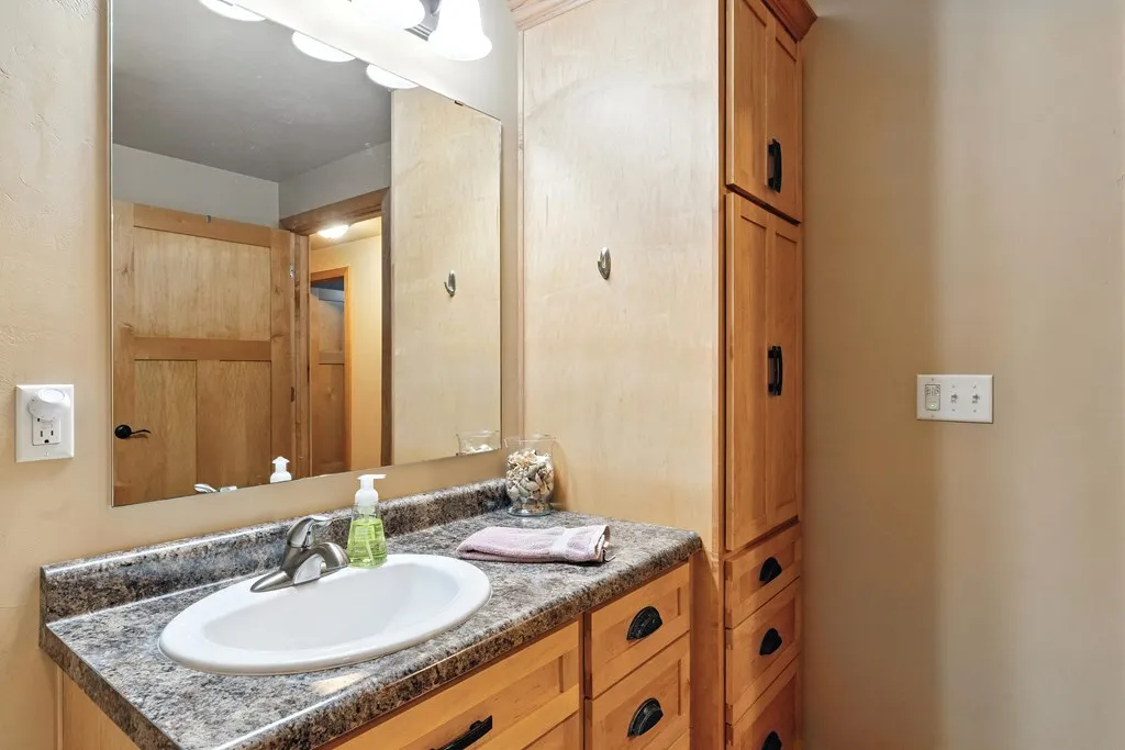 3946 Bay Shore Dr, Sturgeon Bay, Wisconsin 54235, 3 Bedrooms Bedrooms, ,3 BathroomsBathrooms,Inland-Residential,For Sale,Bay Shore Dr,144341