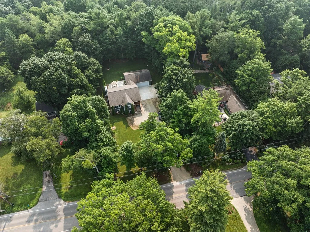 3946 Bay Shore Dr, Sturgeon Bay, Wisconsin 54235, 3 Bedrooms Bedrooms, ,3 BathroomsBathrooms,Inland-Residential,For Sale,Bay Shore Dr,144341