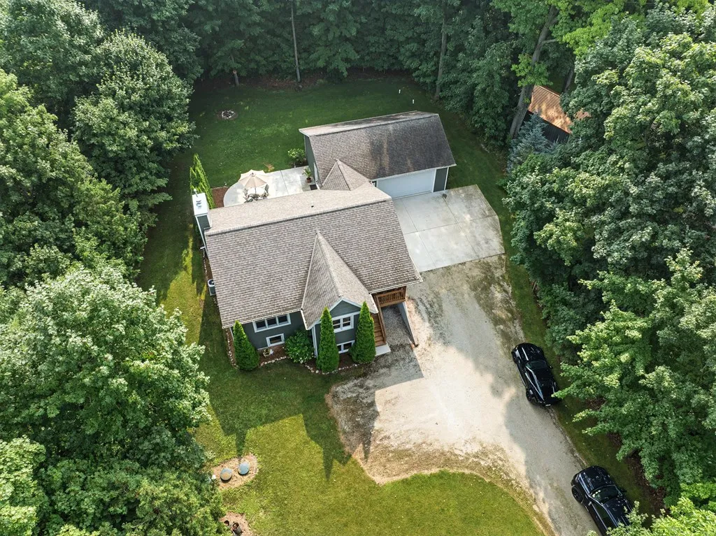 3946 Bay Shore Dr, Sturgeon Bay, Wisconsin 54235, 3 Bedrooms Bedrooms, ,3 BathroomsBathrooms,Inland-Residential,For Sale,Bay Shore Dr,144341