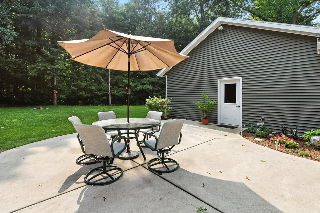 3946 Bay Shore Dr, Sturgeon Bay, Wisconsin 54235, 3 Bedrooms Bedrooms, ,3 BathroomsBathrooms,Inland-Residential,For Sale,Bay Shore Dr,144341