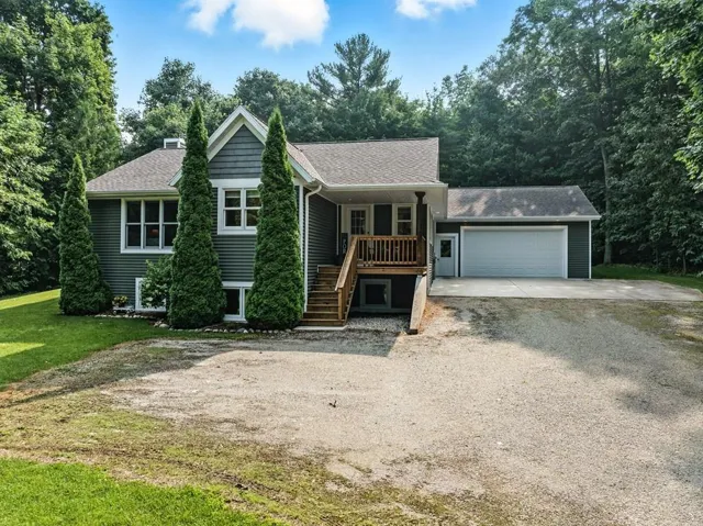 3946 Bay Shore Dr, Sturgeon Bay, Wisconsin 54235, 3 Bedrooms Bedrooms, ,3 BathroomsBathrooms,Inland-Residential,For Sale,Bay Shore Dr,144341