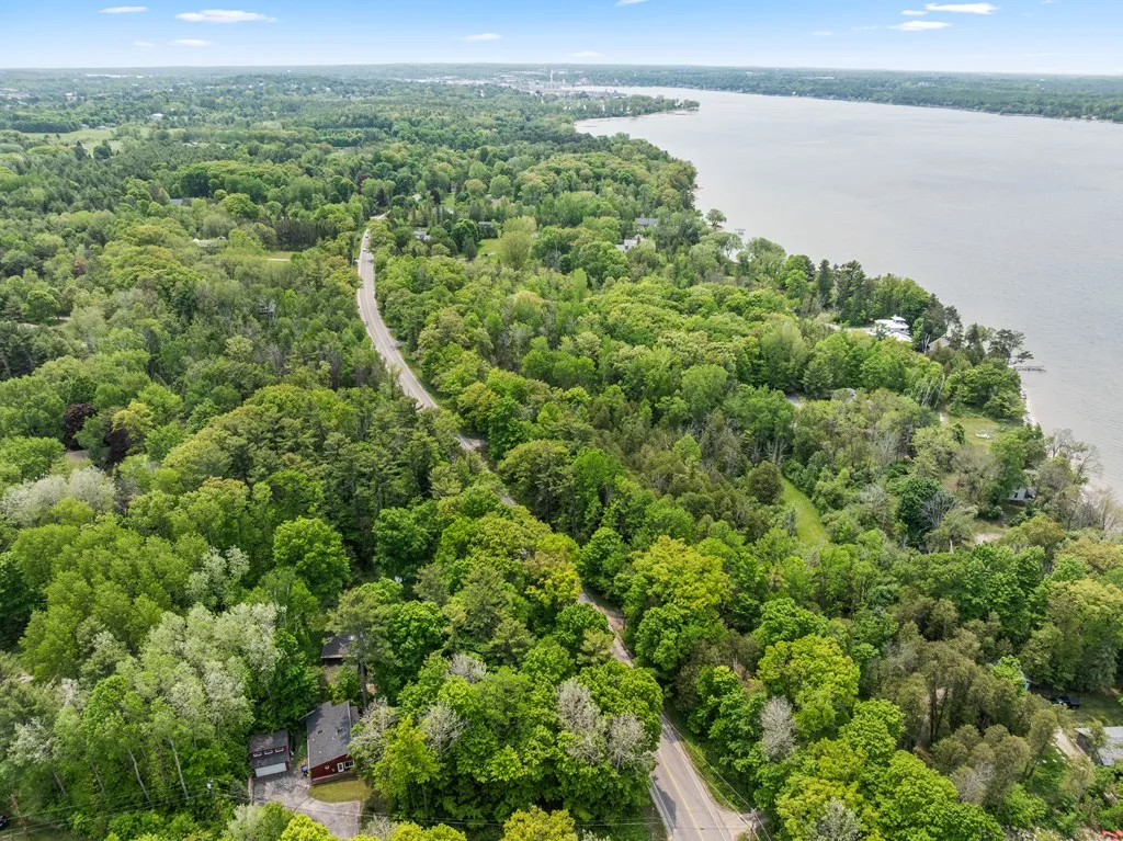 4080 Bay Shore Dr, Sturgeon Bay, Wisconsin 54235, 3 Bedrooms Bedrooms, ,3 BathroomsBathrooms,Inland-Residential,For Sale,Bay Shore Dr,144047