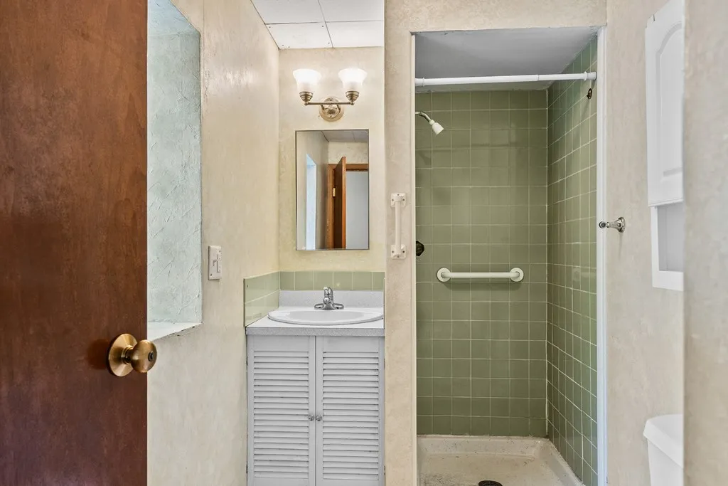 4080 Bay Shore Dr, Sturgeon Bay, Wisconsin 54235, 3 Bedrooms Bedrooms, ,3 BathroomsBathrooms,Inland-Residential,For Sale,Bay Shore Dr,144047
