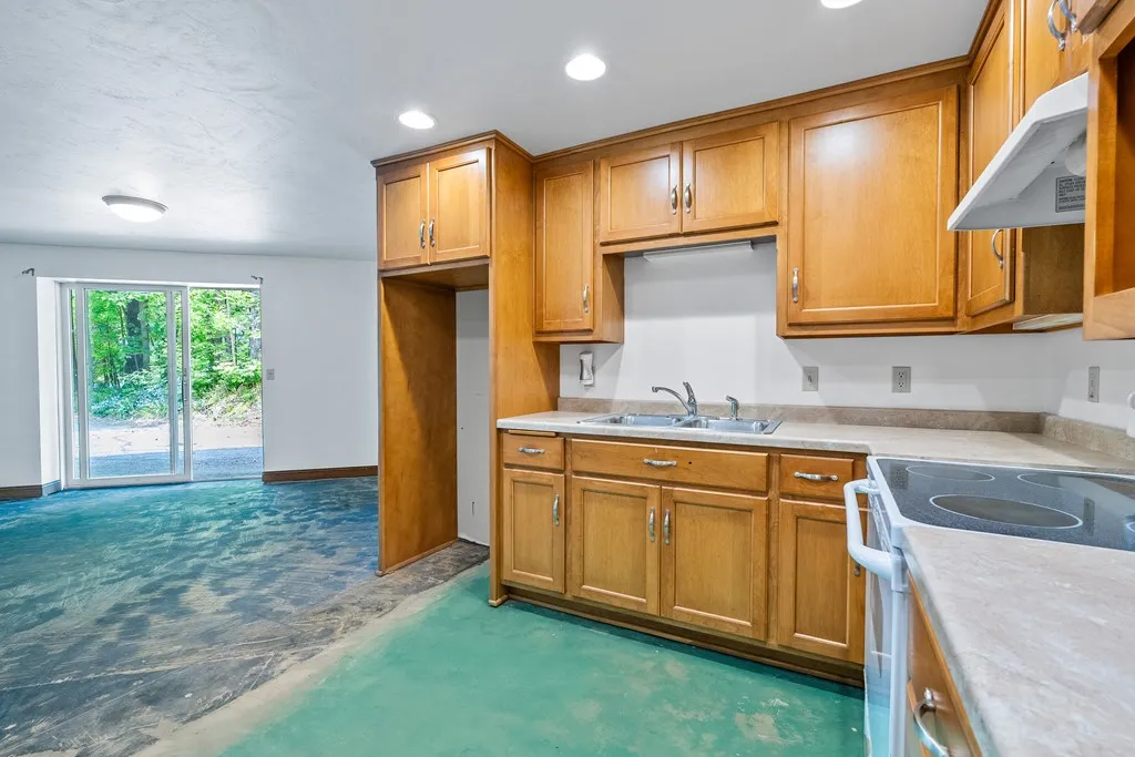 4080 Bay Shore Dr, Sturgeon Bay, Wisconsin 54235, 3 Bedrooms Bedrooms, ,3 BathroomsBathrooms,Inland-Residential,For Sale,Bay Shore Dr,144047