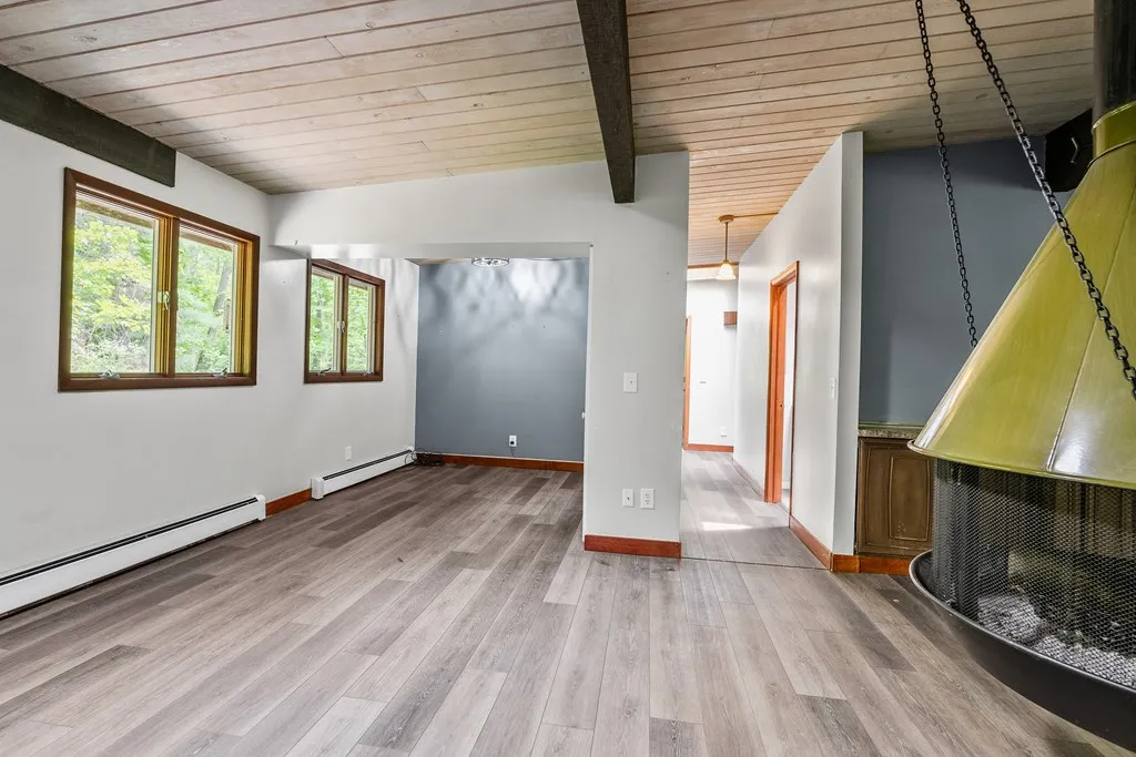 4080 Bay Shore Dr, Sturgeon Bay, Wisconsin 54235, 3 Bedrooms Bedrooms, ,3 BathroomsBathrooms,Inland-Residential,For Sale,Bay Shore Dr,144047