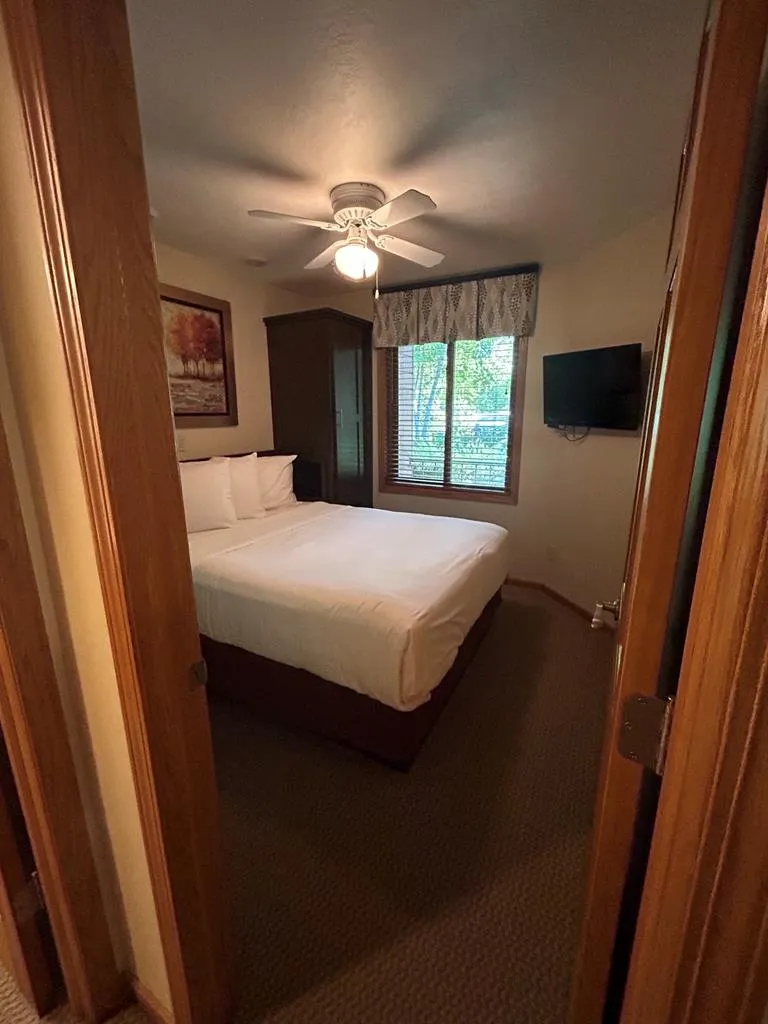 4908 Landmark Cir, Egg Harbor Wi 54209, 1 Bedroom Bedrooms, ,1 BathroomBathrooms,Condominium,For Sale,Landmark Cir,141055