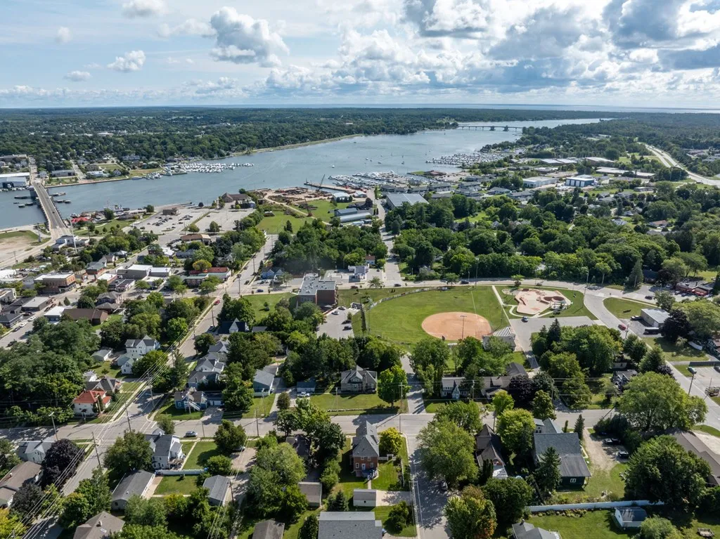 229 S Lansing Ave, Sturgeon Bay, Wisconsin 54235, 4 Bedrooms Bedrooms, ,2 BathroomsBathrooms,Inland-Residential,For Sale,S Lansing Ave,144509