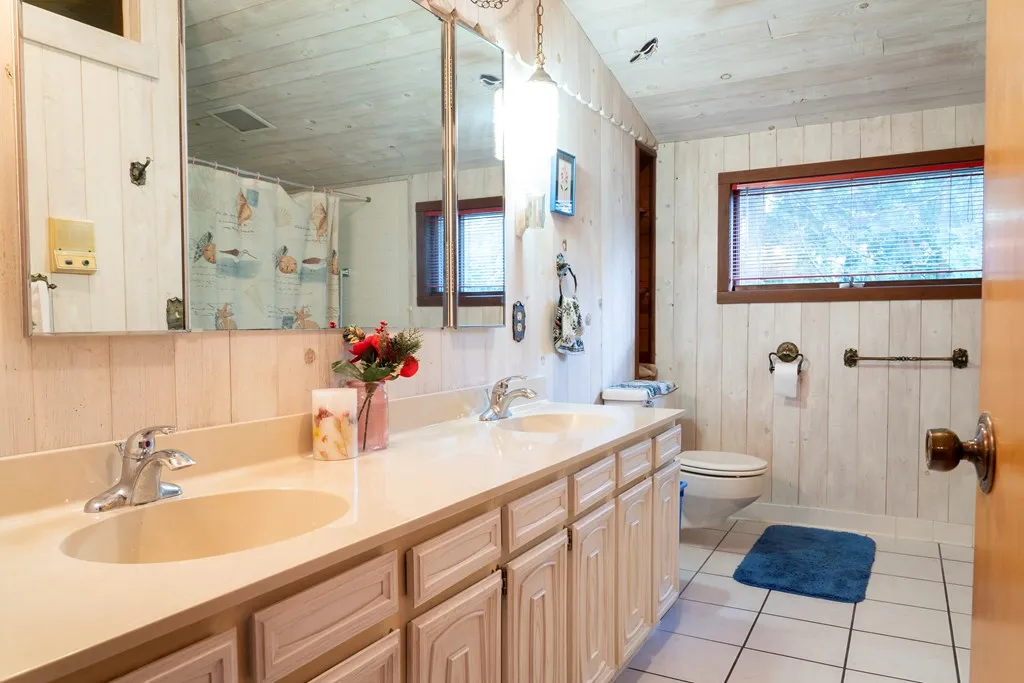 4309 Bay Shore Dr, Sturgeon Bay, Wisconsin 54235, 6 Bedrooms Bedrooms, ,3 BathroomsBathrooms,Waterfront-Residential,For Sale,Bay Shore Dr,144473