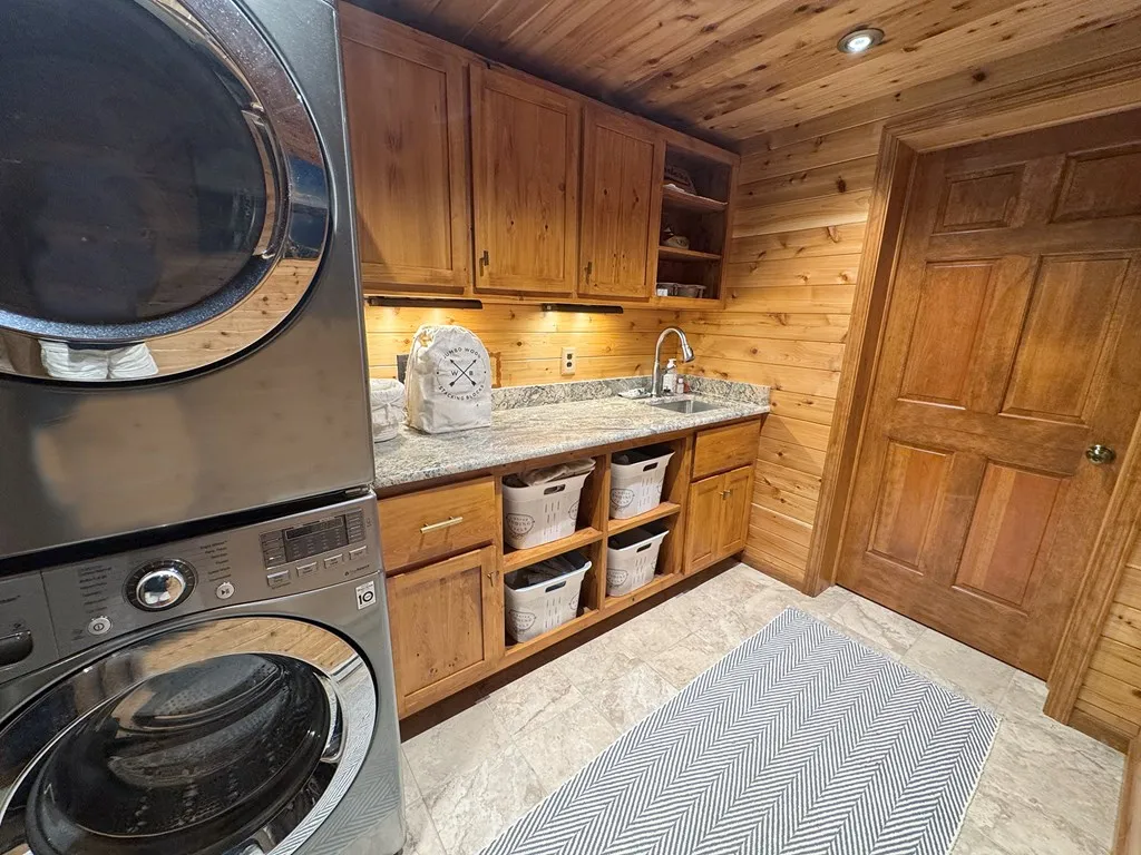 2096 Gudmundsen Dr, Washington Island, Wisconsin 54246, 3 Bedrooms Bedrooms, ,2 BathroomsBathrooms,Waterfront-Residential,For Sale,Gudmundsen Dr,144393