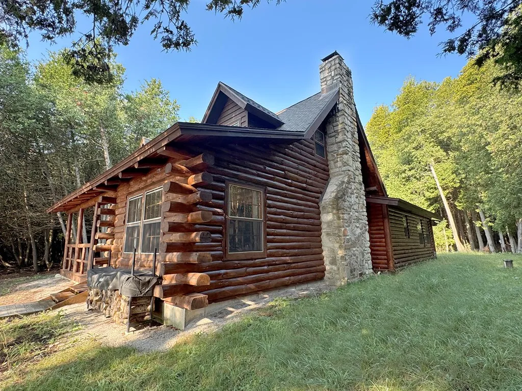 2096 Gudmundsen Dr, Washington Island, Wisconsin 54246, 3 Bedrooms Bedrooms, ,2 BathroomsBathrooms,Waterfront-Residential,For Sale,Gudmundsen Dr,144393