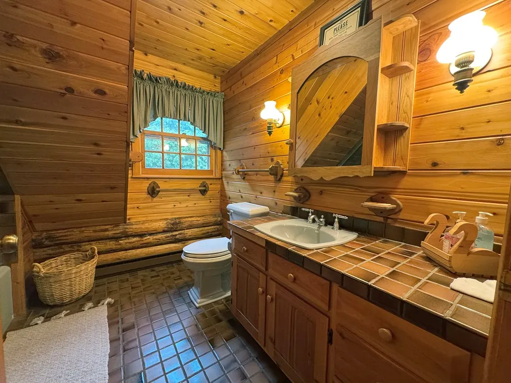 2096 Gudmundsen Dr, Washington Island, Wisconsin 54246, 3 Bedrooms Bedrooms, ,2 BathroomsBathrooms,Waterfront-Residential,For Sale,Gudmundsen Dr,144393