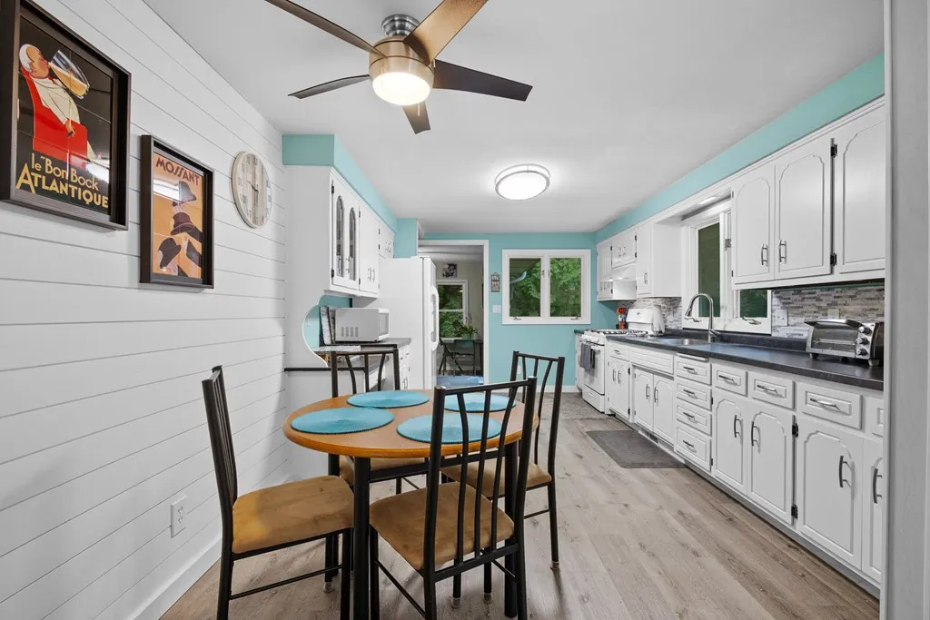 6170 Bay Shore Dr, Sturgeon Bay, Wisconsin 54235, 3 Bedrooms Bedrooms, ,2 BathroomsBathrooms,Inland-Residential,For Sale,Bay Shore Dr,144203