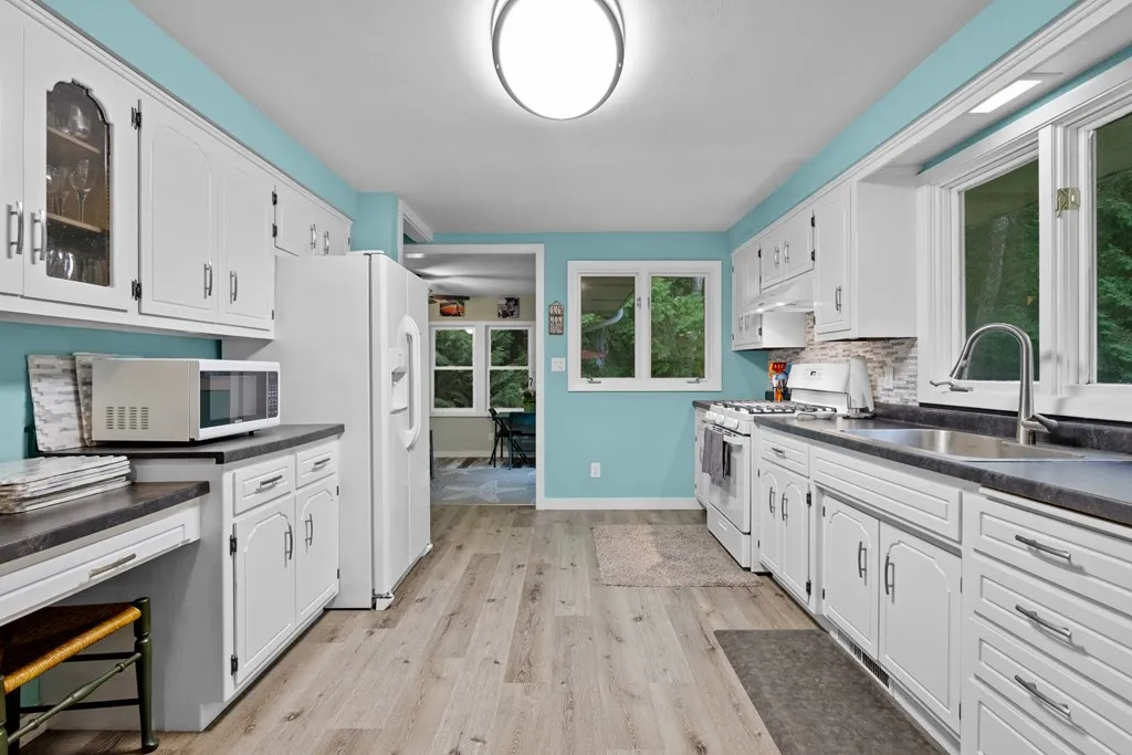 6170 Bay Shore Dr, Sturgeon Bay, Wisconsin 54235, 3 Bedrooms Bedrooms, ,2 BathroomsBathrooms,Inland-Residential,For Sale,Bay Shore Dr,144203