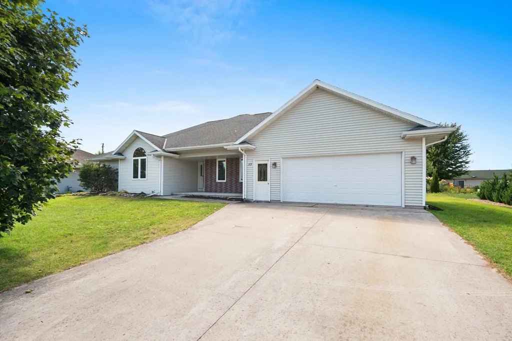 33 Ashland Ave, Sturgeon Bay, Wisconsin 54235, 3 Bedrooms Bedrooms, ,3 BathroomsBathrooms,Inland-Residential,For Sale,Ashland Ave,144496