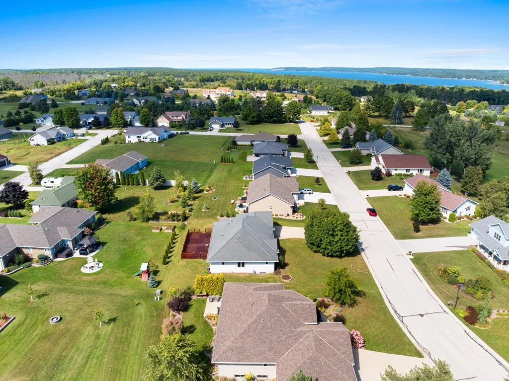 33 Ashland Ave, Sturgeon Bay, Wisconsin 54235, 3 Bedrooms Bedrooms, ,3 BathroomsBathrooms,Inland-Residential,For Sale,Ashland Ave,144496