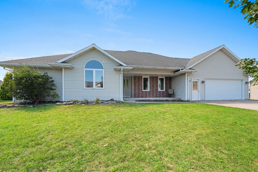 33 Ashland Ave, Sturgeon Bay, Wisconsin 54235, 3 Bedrooms Bedrooms, ,3 BathroomsBathrooms,Inland-Residential,For Sale,Ashland Ave,144496