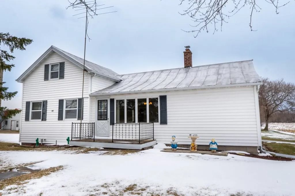 7976 County Rd X, Algoma Wi 54213, 3 Bedrooms Bedrooms, ,1 BathroomBathrooms,Farm,For Sale,County Rd X,141499