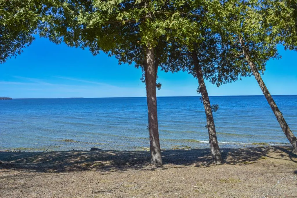 10423 North Shore Rd, Ephraim Wi 54211, 3 Bedrooms Bedrooms, ,2 BathroomsBathrooms,Waterfront-Residential,For Sale,North Shore Rd,141604
