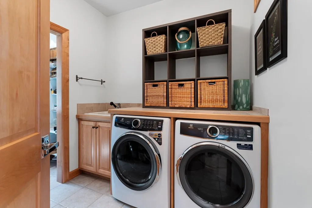5897 Bluff Ledge Rd, Sturgeon Bay, Wisconsin 54235, 3 Bedrooms Bedrooms, ,4 BathroomsBathrooms,Inland-Residential,For Sale,Bluff Ledge Rd,144133