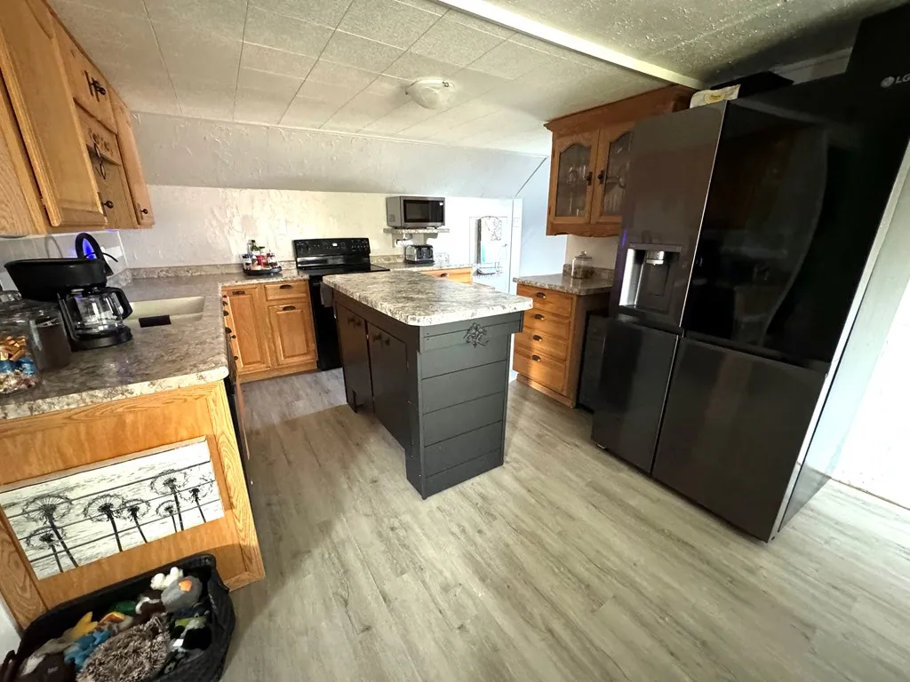 222 12th Ave, Sturgeon Bay Wi 54235, 4 Bedrooms Bedrooms, ,1 BathroomBathrooms,Inland-Residential,For Sale,12th Ave,143354