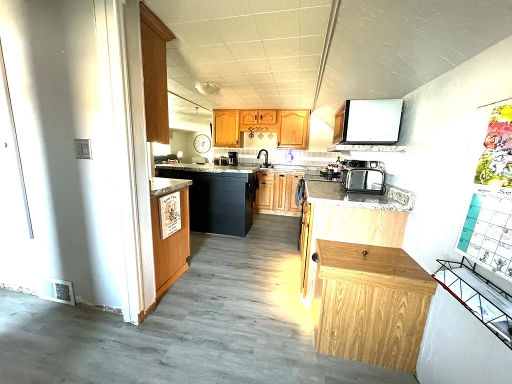 222 12th Ave, Sturgeon Bay Wi 54235, 4 Bedrooms Bedrooms, ,1 BathroomBathrooms,Inland-Residential,For Sale,12th Ave,143354