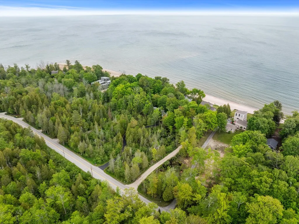 2970 Lake Forest Park Rd, Sturgeon Bay, Wisconsin 54235, 3 Bedrooms Bedrooms, ,3 BathroomsBathrooms,Waterfront-Residential,For Sale,Lake Forest Park Rd,144123